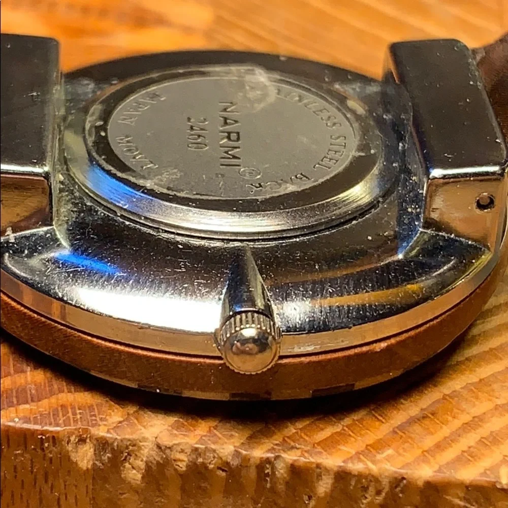 Narmi wood inlay bracelet watch crocodile patern